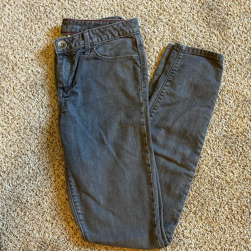 Like new- Banana Republic skinny jeans size 26